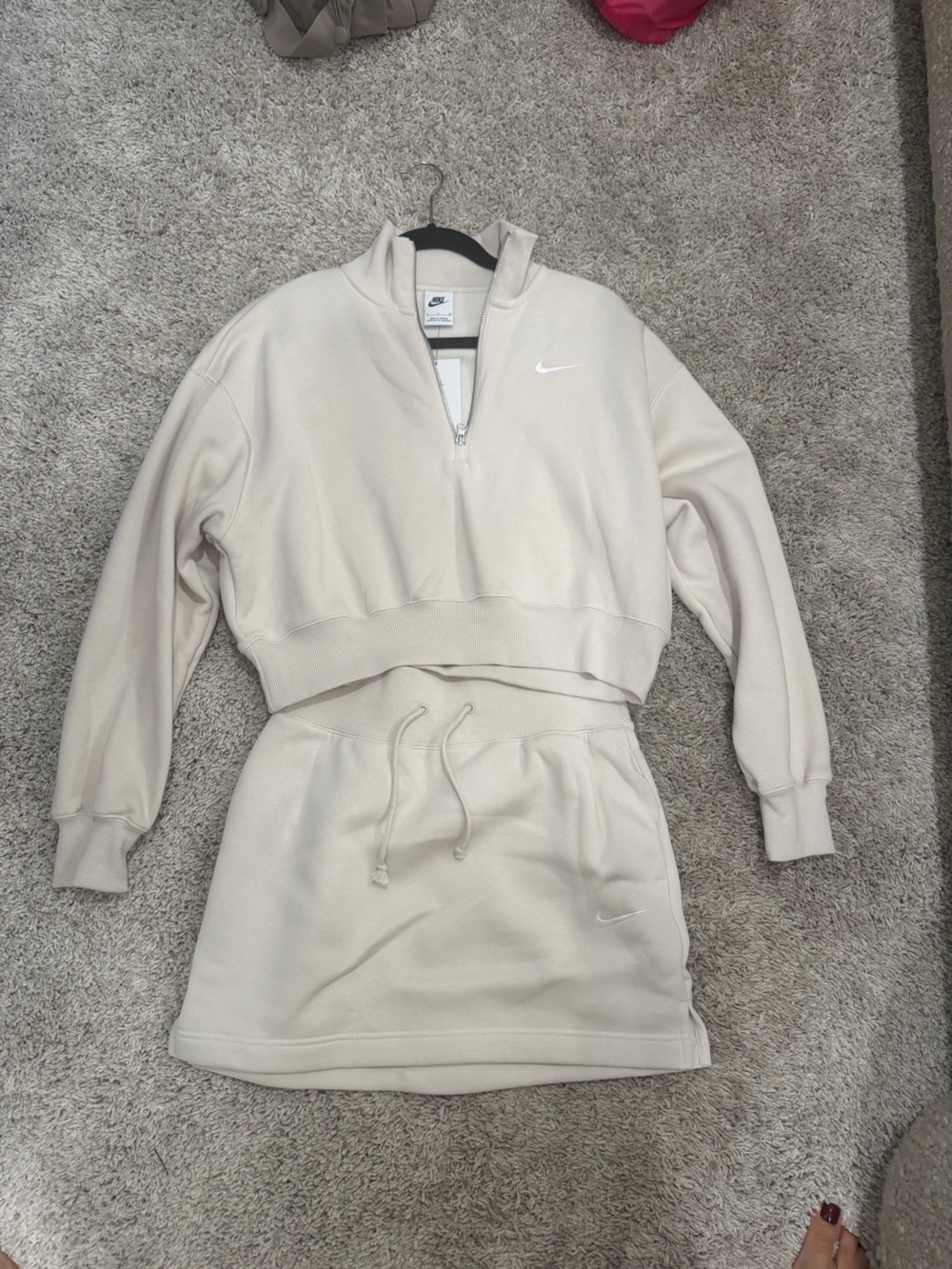 Brand New Nike Womens Cream Quarter-Zip Pullover Sweatshirt/Skirt